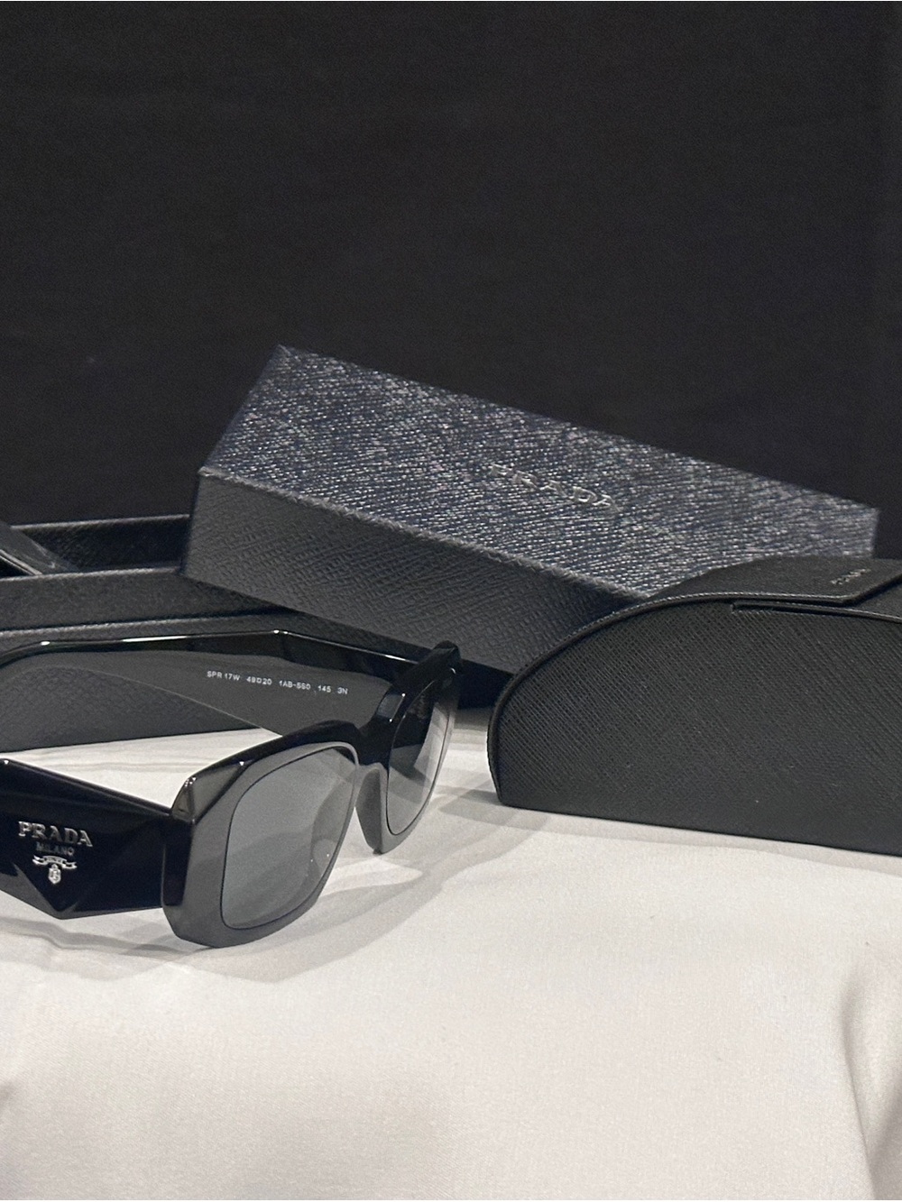 Prada Black Rectangular-Edge Sunglasses Unisex - Picture 5 of 8